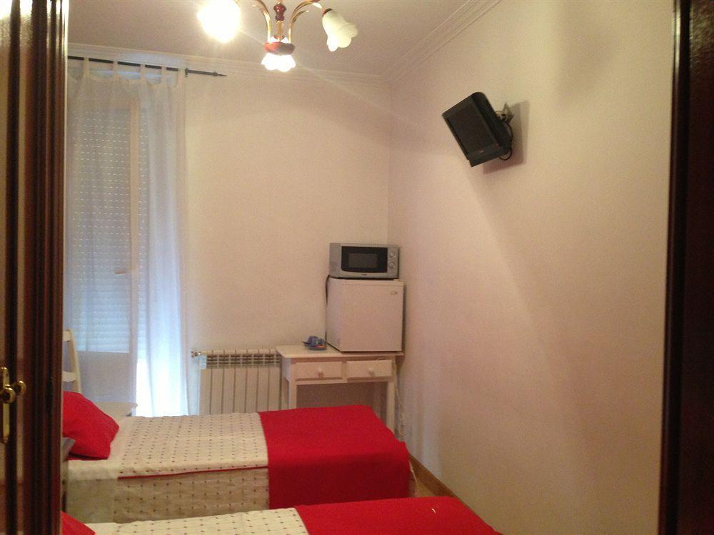 Hostal La Estrella Μαδρίτη Εξωτερικό φωτογραφία
