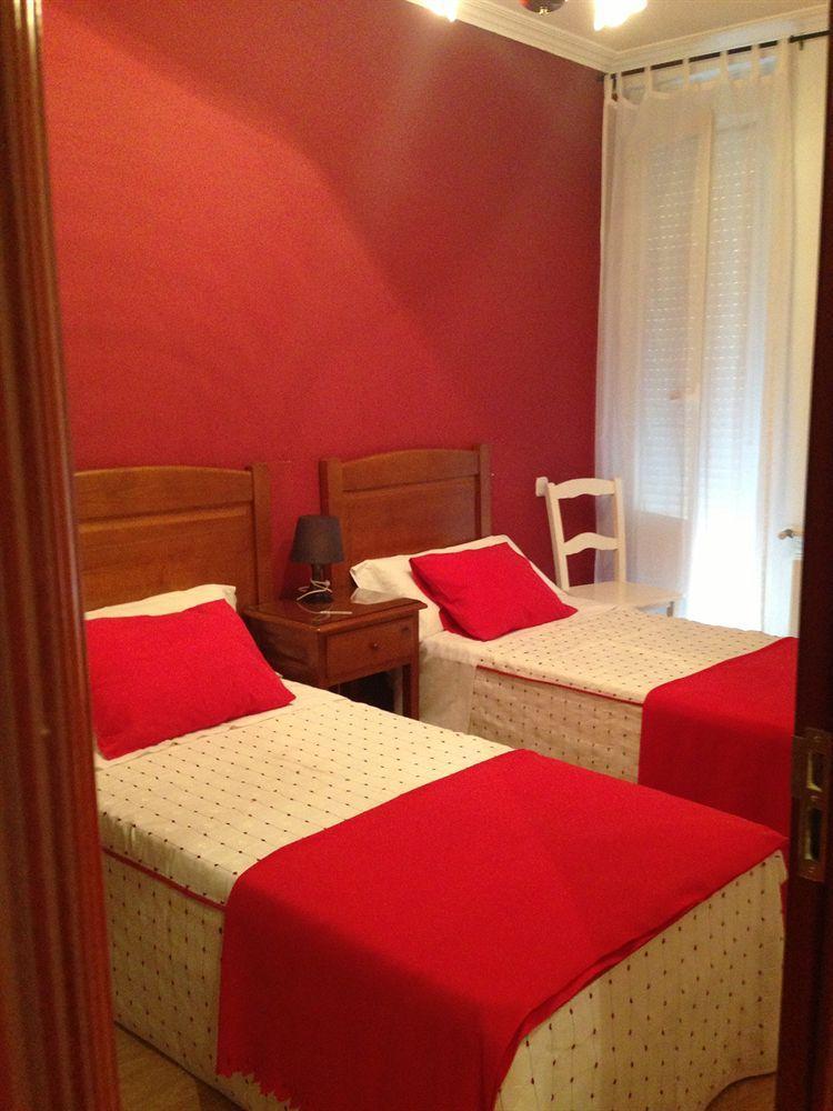 Hostal La Estrella Μαδρίτη Εξωτερικό φωτογραφία