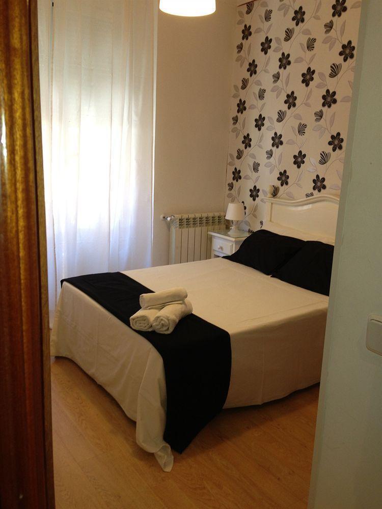 Hostal La Estrella Μαδρίτη Εξωτερικό φωτογραφία