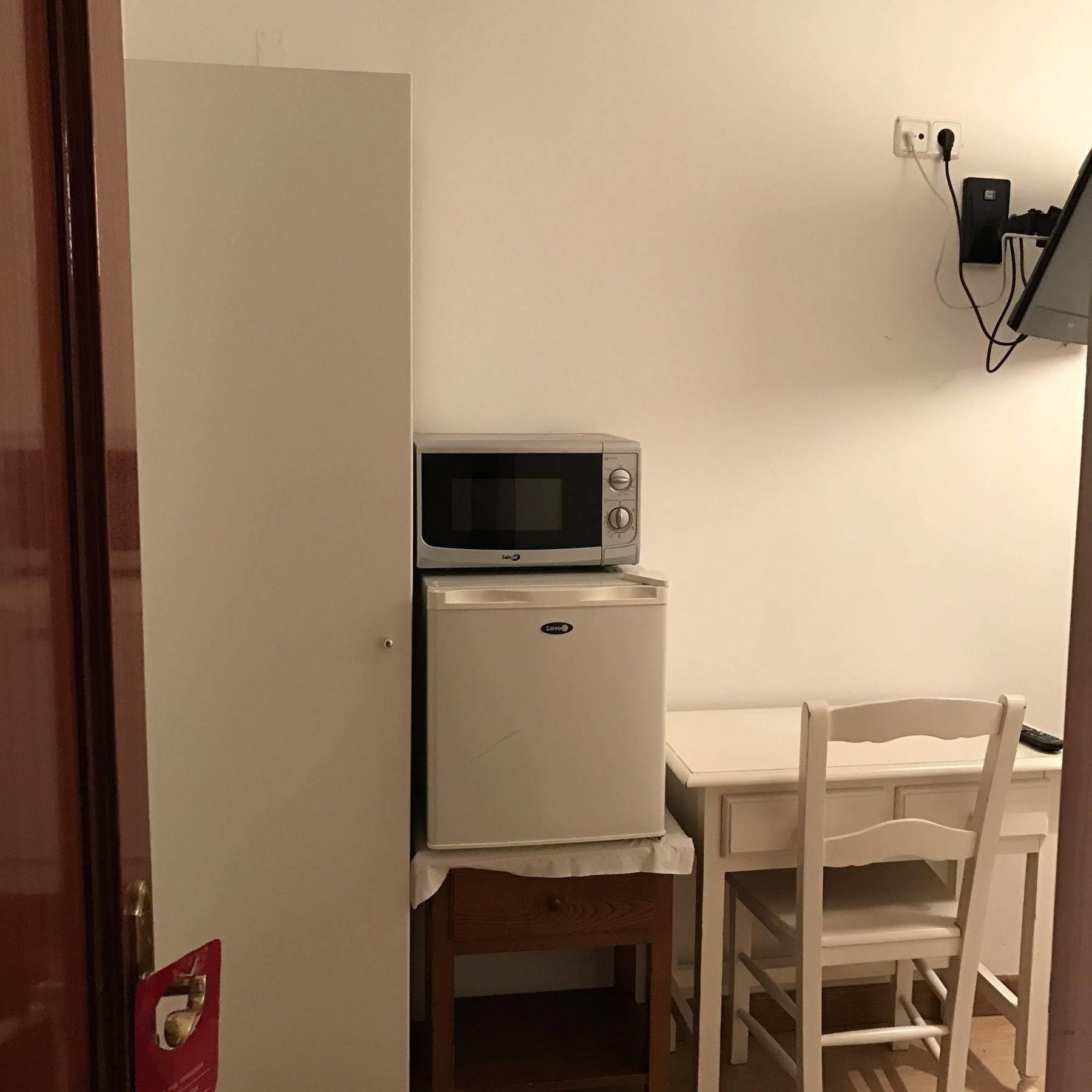 Hostal La Estrella Μαδρίτη Εξωτερικό φωτογραφία