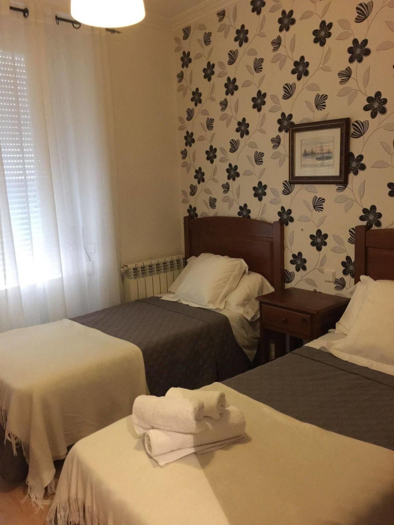 Hostal La Estrella Μαδρίτη Εξωτερικό φωτογραφία