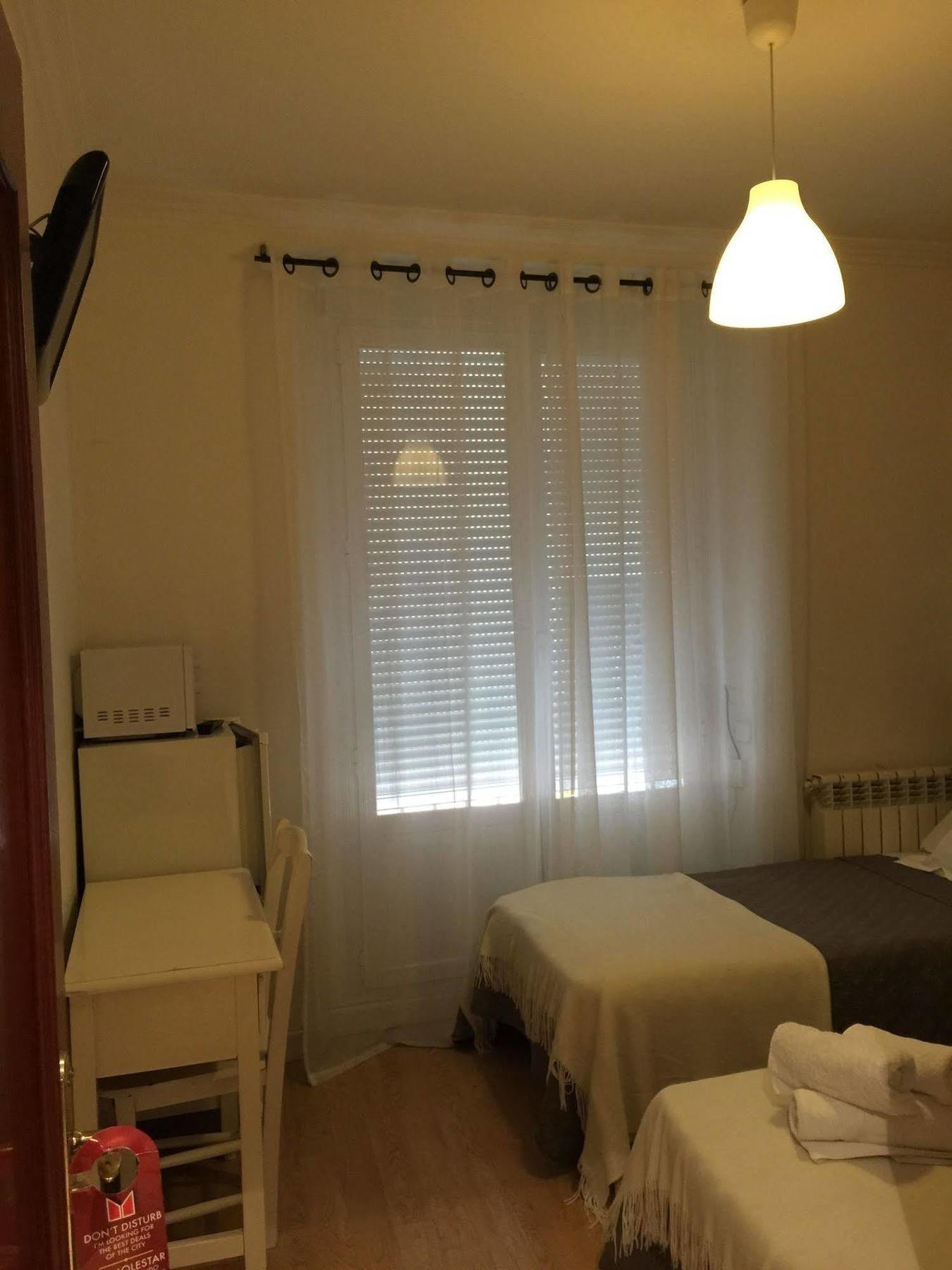 Hostal La Estrella Μαδρίτη Εξωτερικό φωτογραφία