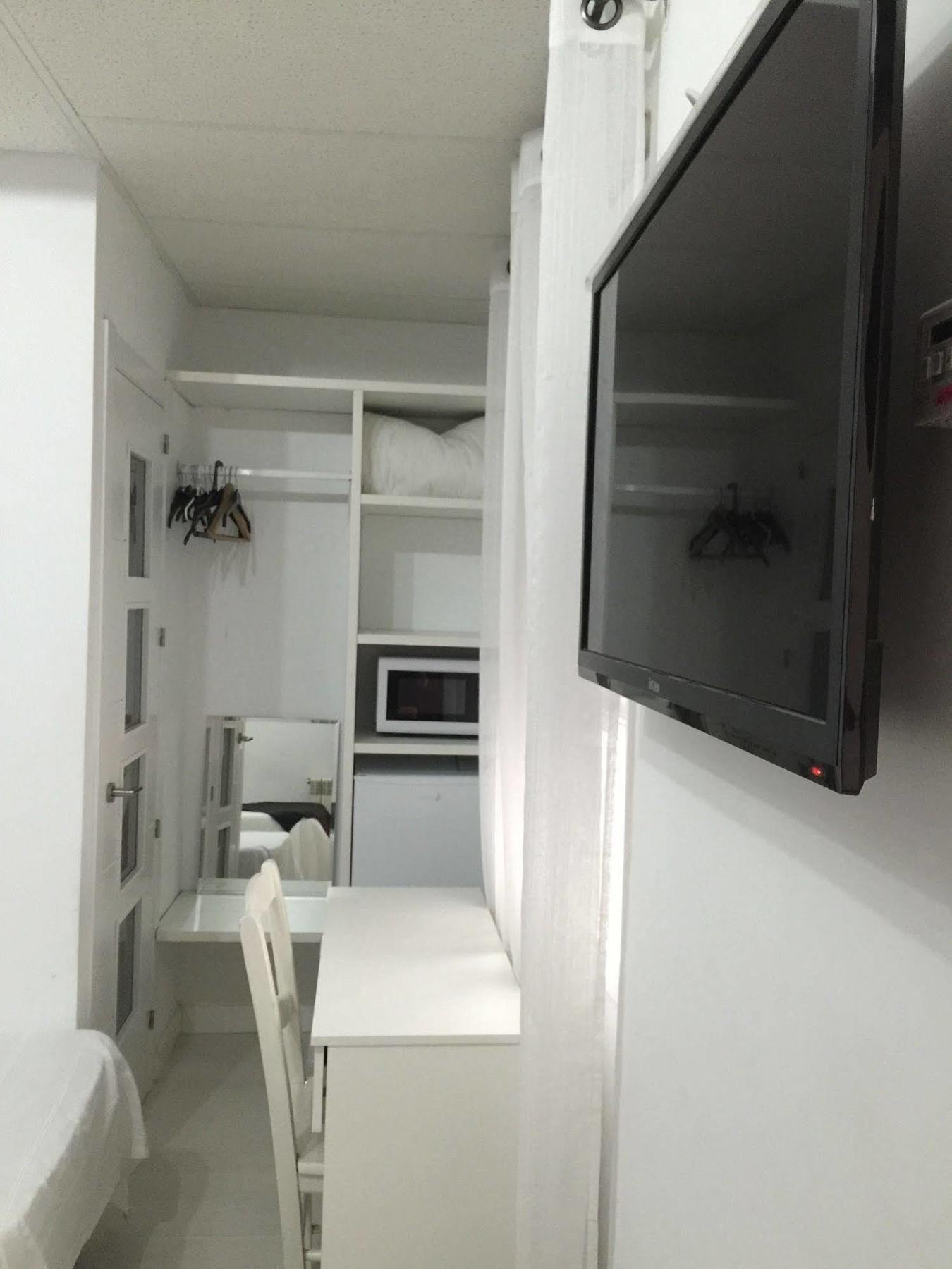 Hostal La Estrella Μαδρίτη Εξωτερικό φωτογραφία