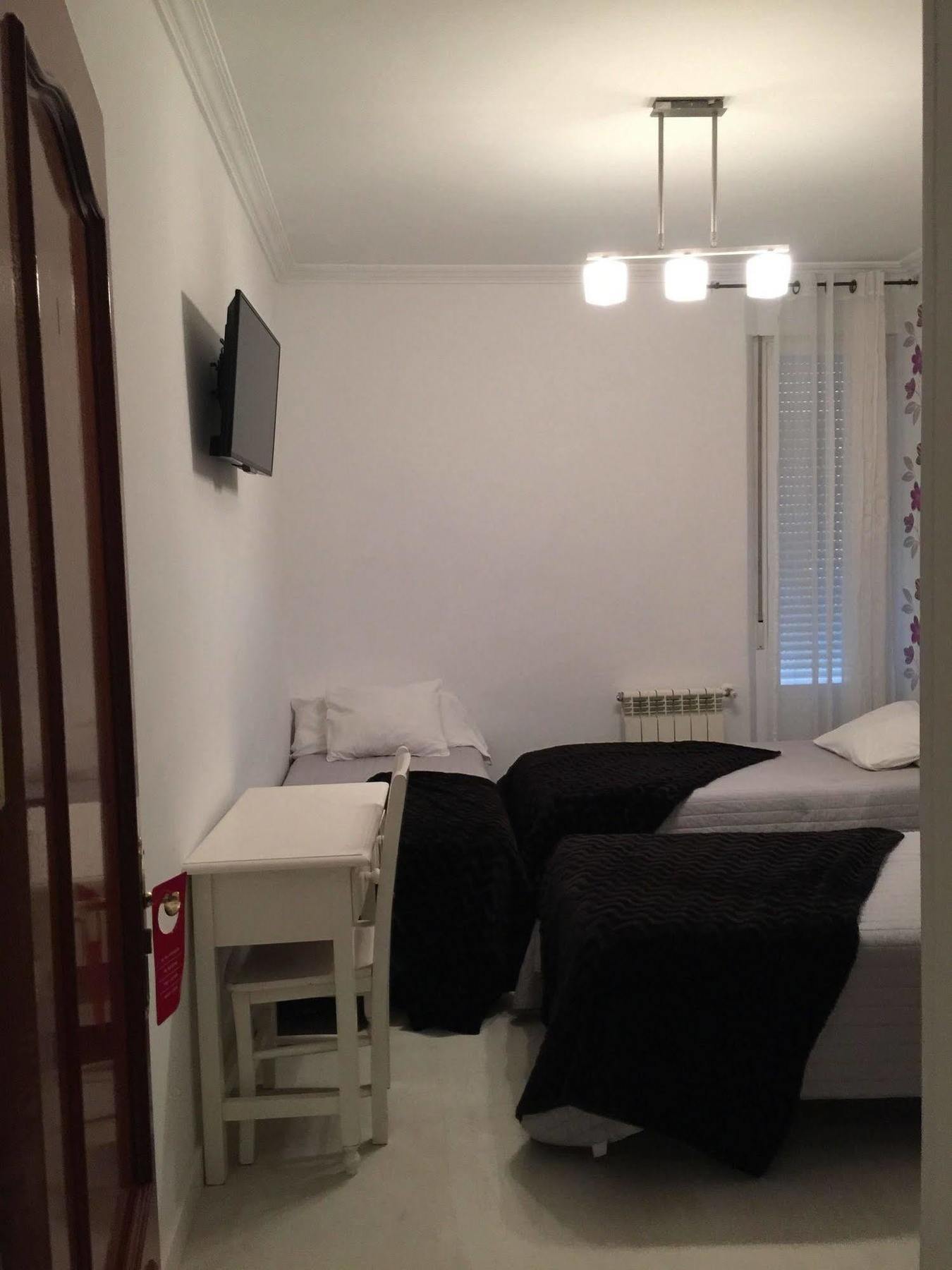 Hostal La Estrella Μαδρίτη Εξωτερικό φωτογραφία