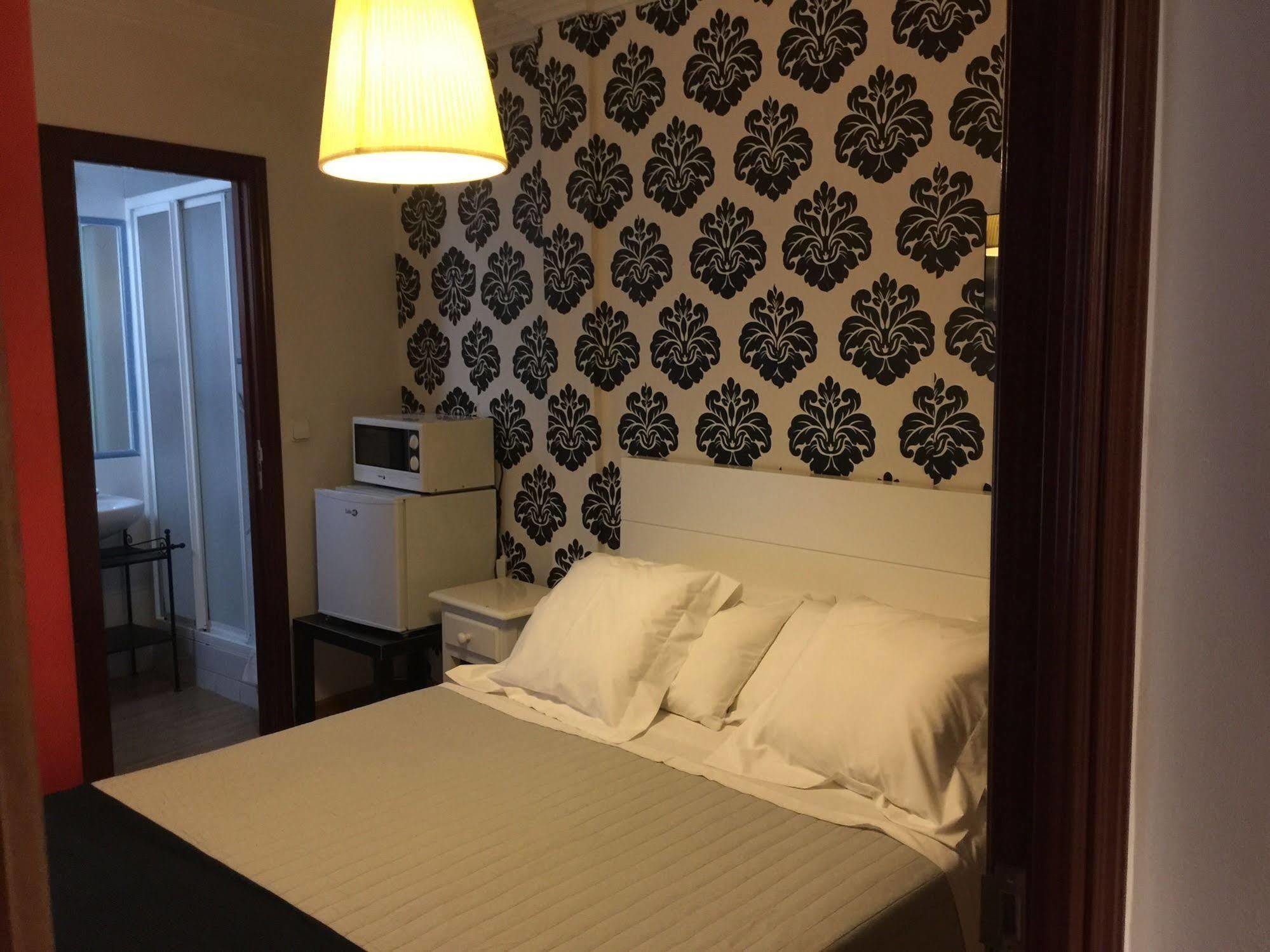 Hostal La Estrella Μαδρίτη Εξωτερικό φωτογραφία