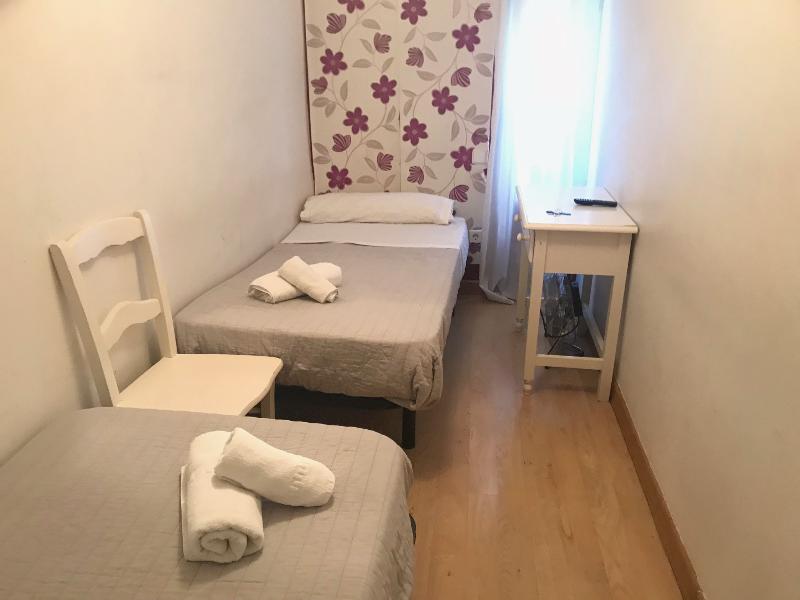 Hostal La Estrella Μαδρίτη Εξωτερικό φωτογραφία