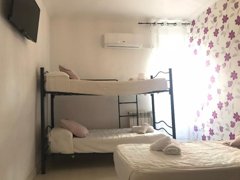 Hostal La Estrella Μαδρίτη Εξωτερικό φωτογραφία