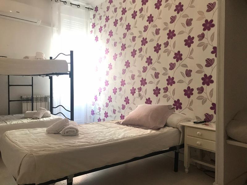 Hostal La Estrella Μαδρίτη Εξωτερικό φωτογραφία